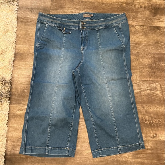 Torrid jeans 26 crop high rise wide leg Plus - Picture 1 of 7